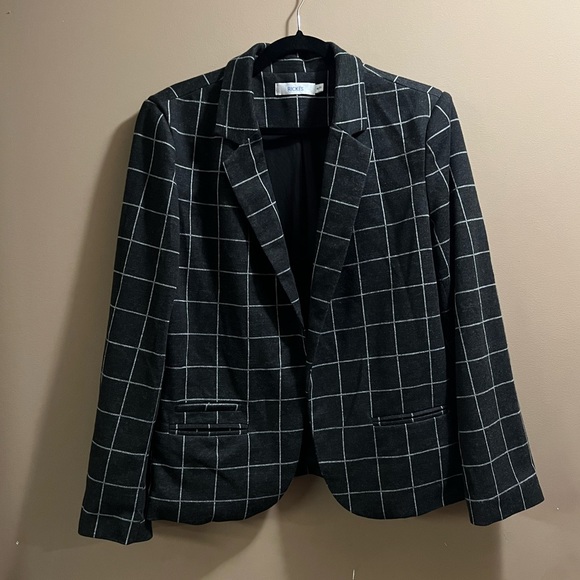 Ricki's Jackets & Blazers - Ricki’s Ladies XL Black & White Blazer